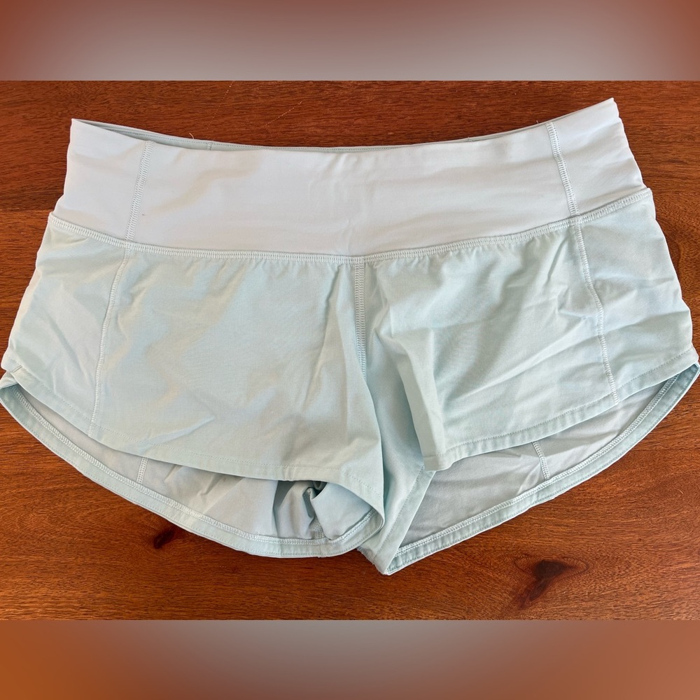 Lululemon Speed Up Low Rise 2.5” short LIGHT BLUE